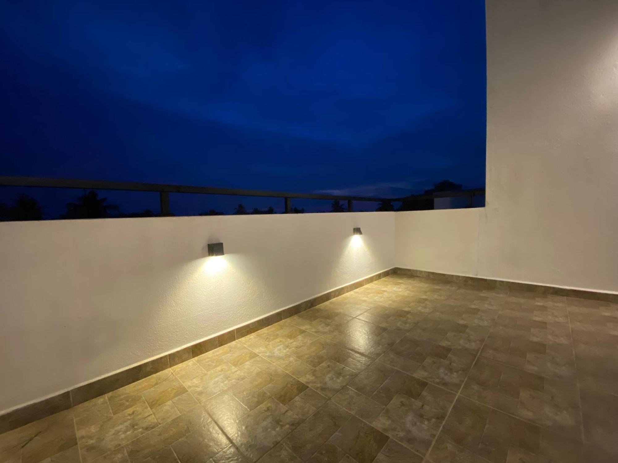 Srimadis Villa Near Airport - Негомбо Экстерьер фото